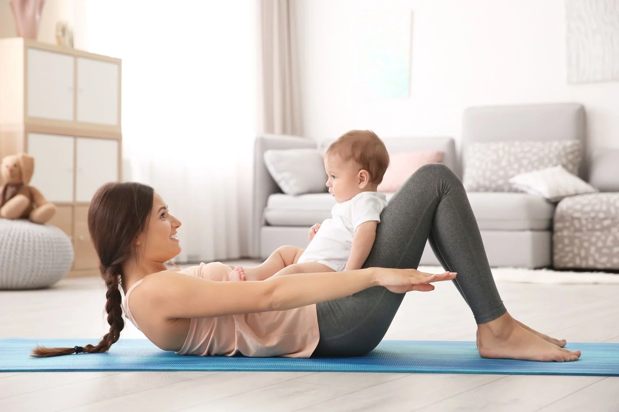 Một số bài tập cho phụ nữ sau sinh mổ an toàn