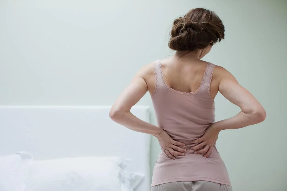 Một số cách giảm đau lưng sau sinh mổ